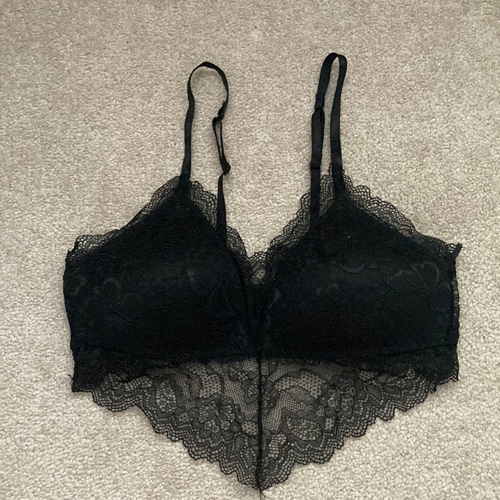 Lace low support black bra size medium